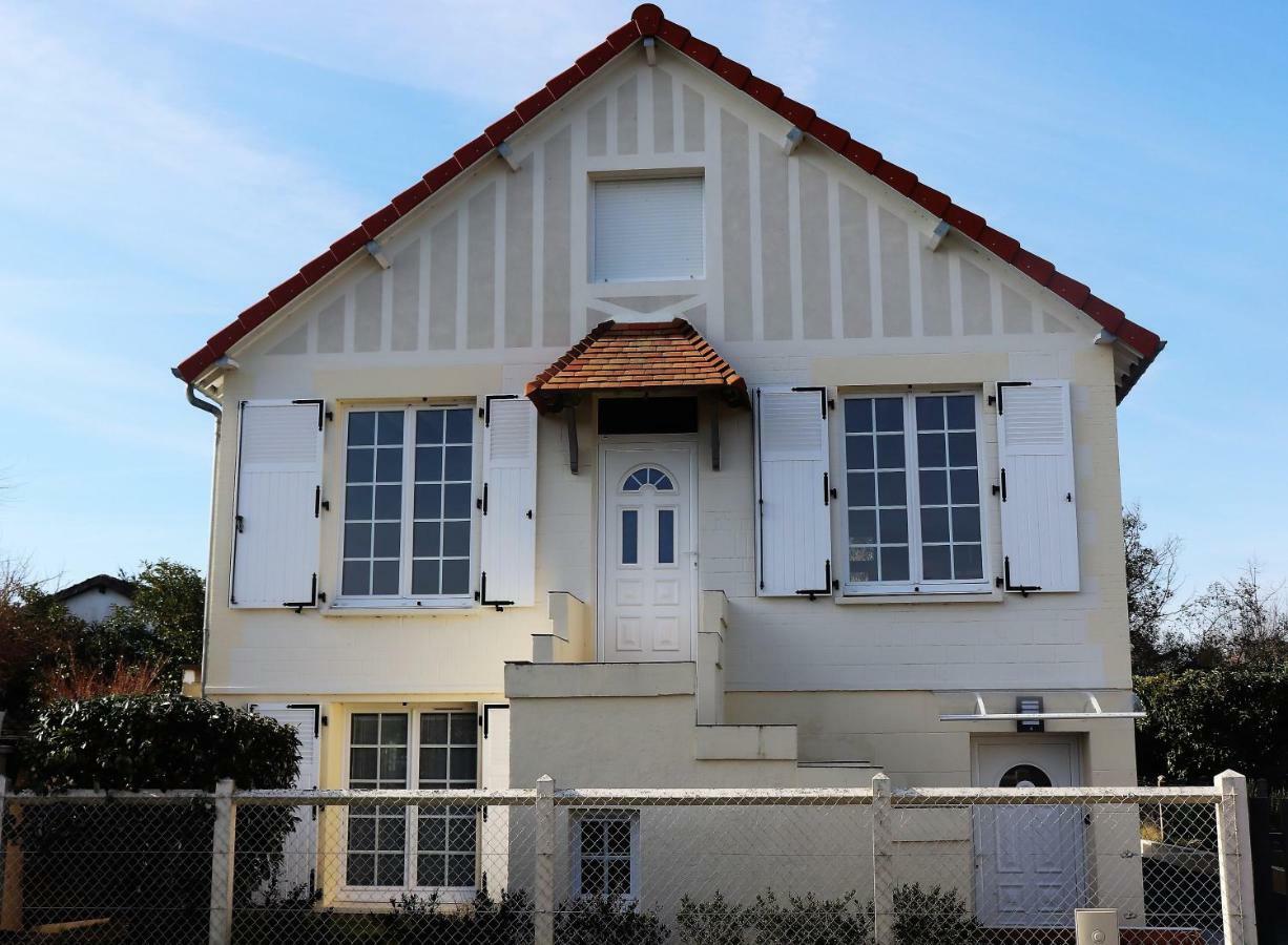 Villa des Sables: Studio et Chambre Familiale Cabourg Exterior photo